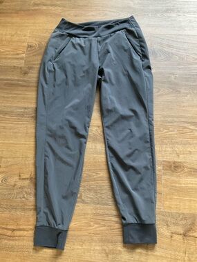 Athleta Women’s Charcoal Gray Jogger Pants